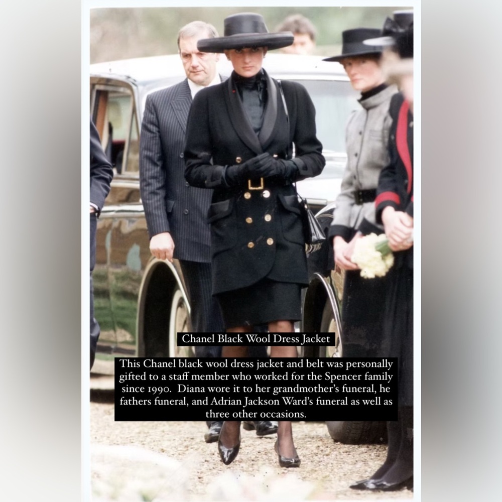 Elegant Black Double-Breasted Women's Coat